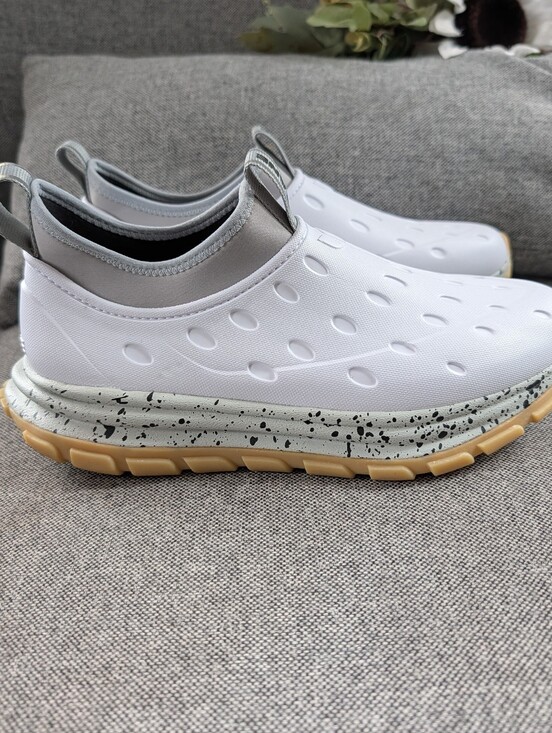 Kane Footwear Other - Kane Men's White Slip-On Athletic Sneakers